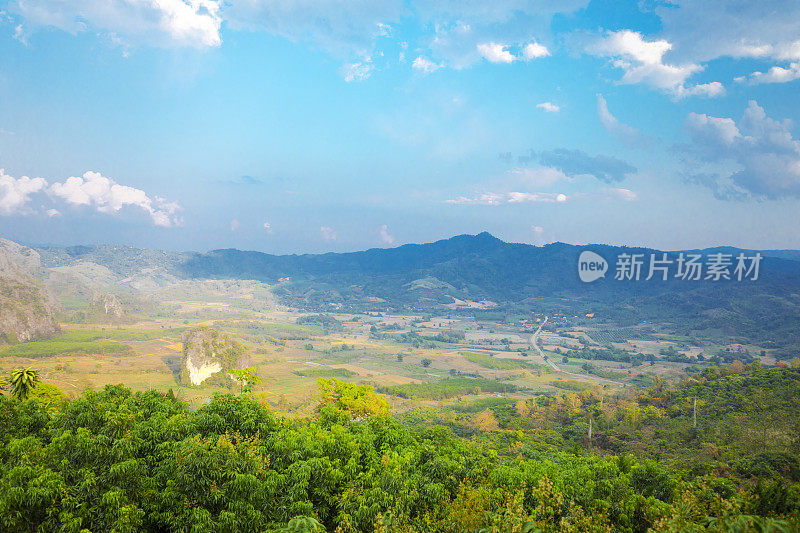 Phu Langka山周围和山下的景观